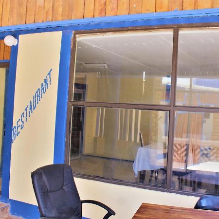 P Wake Guesthouse Opuwo Buitenkant foto