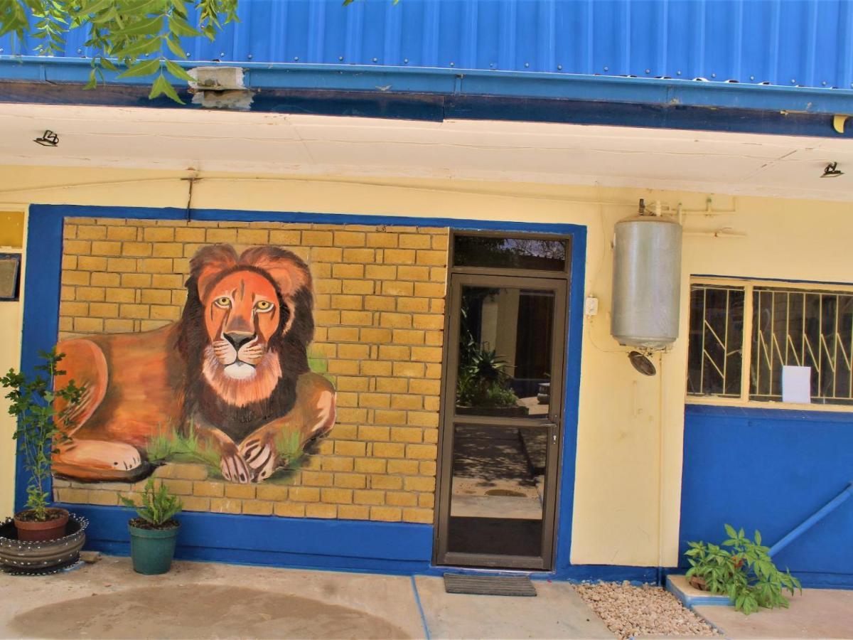 P Wake Guesthouse Opuwo Buitenkant foto