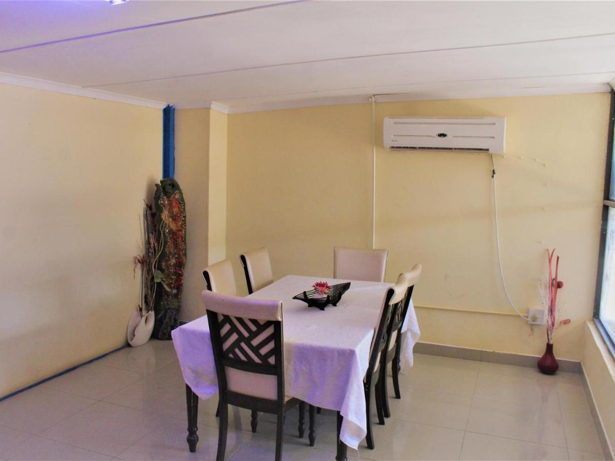 P Wake Guesthouse Opuwo Buitenkant foto
