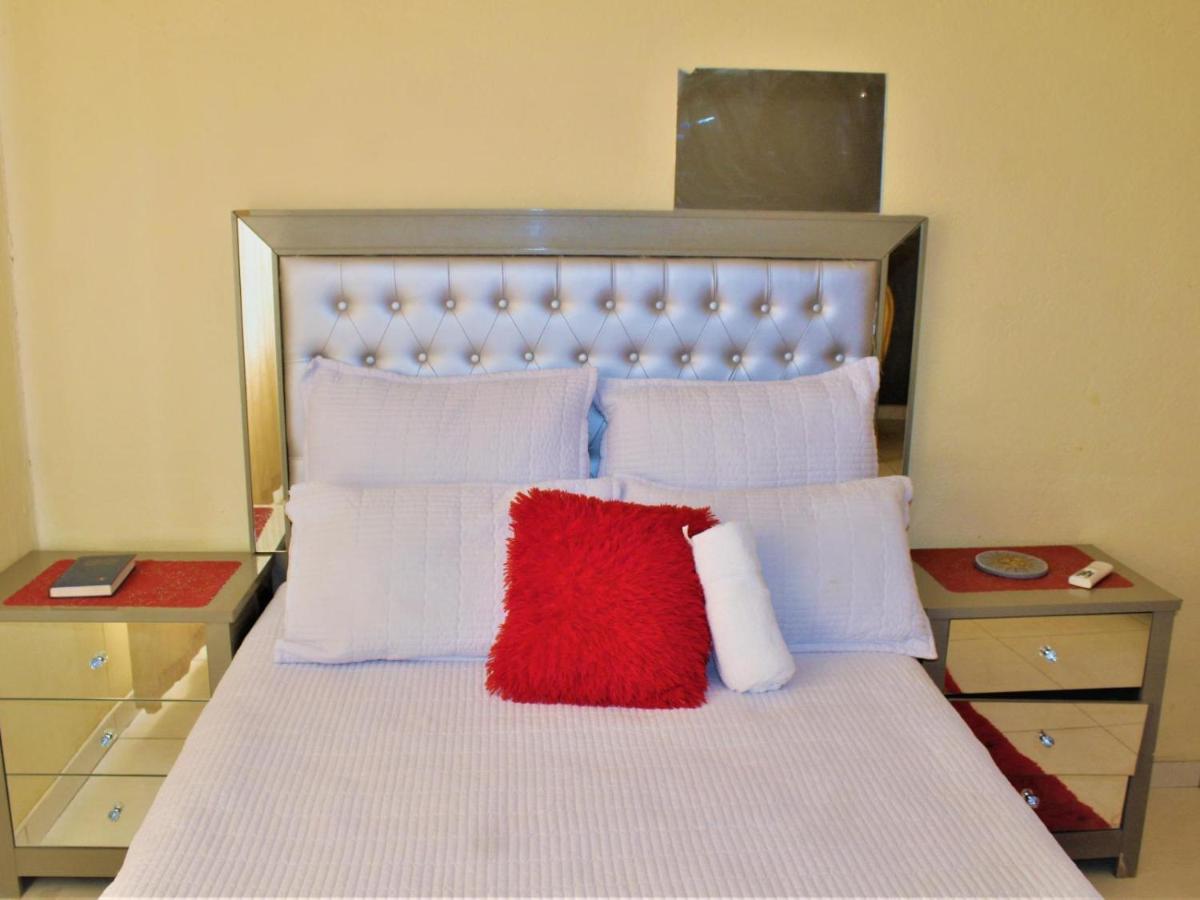 P Wake Guesthouse Opuwo Kamer foto